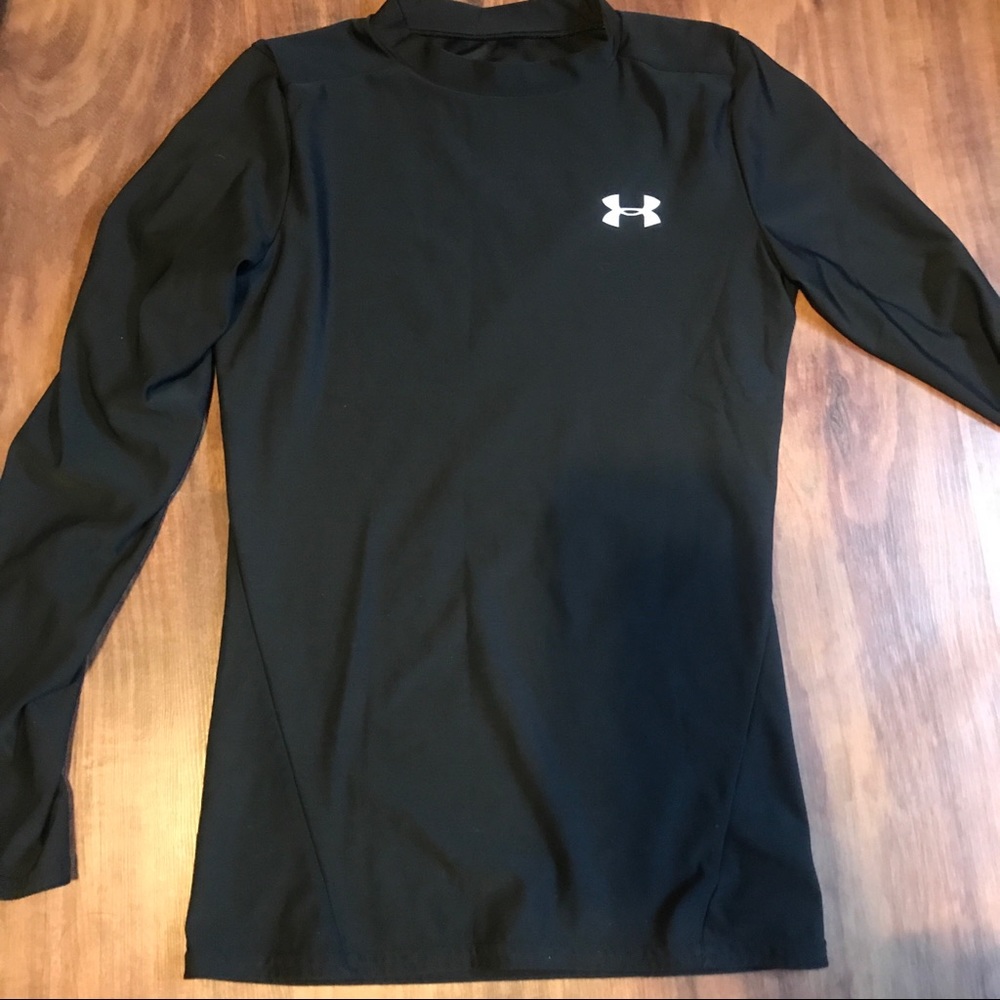 Excellent condition under armour fitted shirt